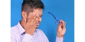 أسباب احمرار العين