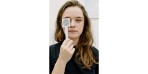 العدسة الذكية (ثلاثية البؤرة) في مجال تجميل العيون