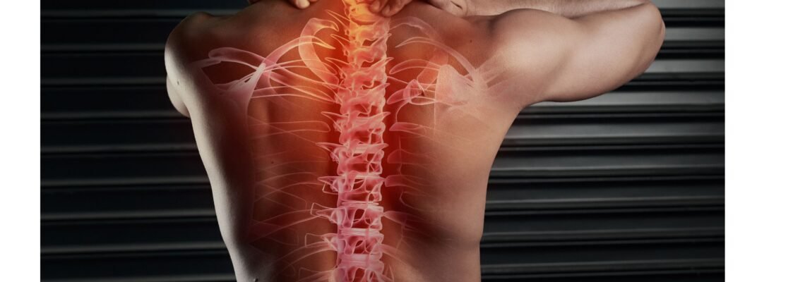 جراحة العمود الفقري الأسباب والفوائد والمخاطر..
