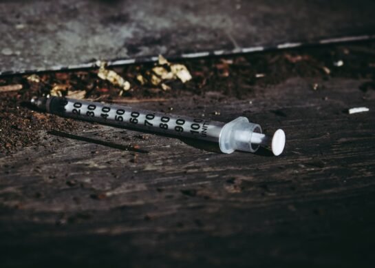 علاج إدمان المخدرات والعقاقير والكحول وطرقهم والتعامل مع الانتكاسات