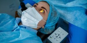 عملية تصحيح النظر بالليزر السطحي