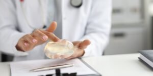 عملية تكبير الثدي