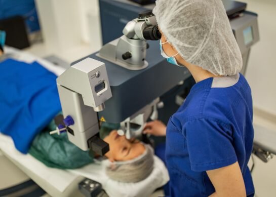 عملية ليزر العيون ماهي وما فائدتها